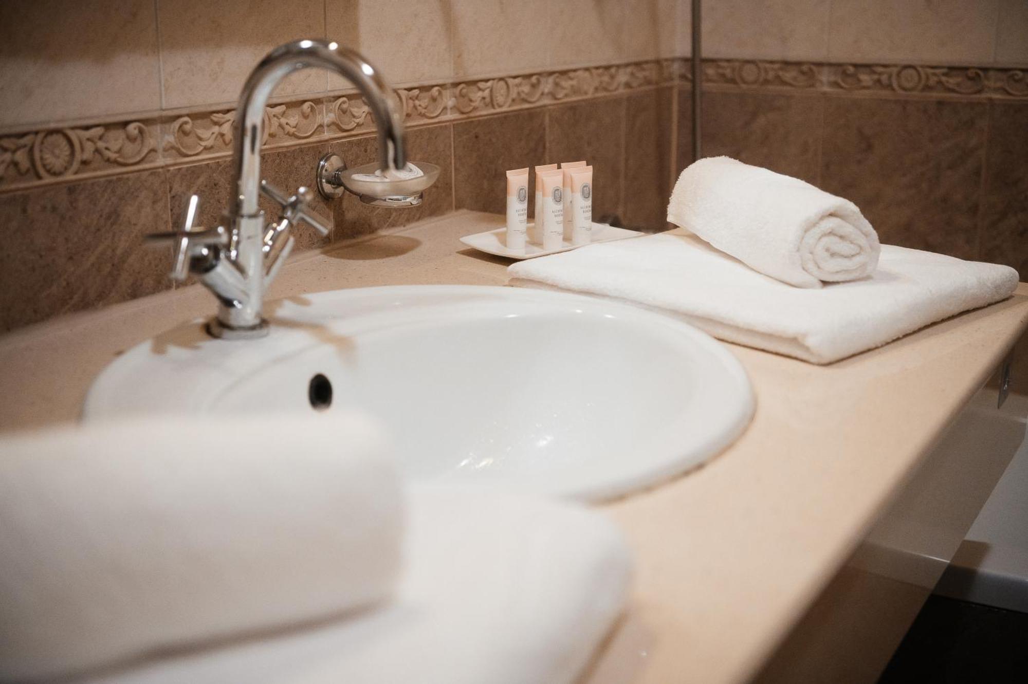 Alisa Hotel Karlovy Vary Eksteriør billede
